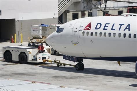 Incidente de diarrea obliga a un vuelo de Delta con más de 300 pasajeros a dar la vuelta y regresar a Atlanta